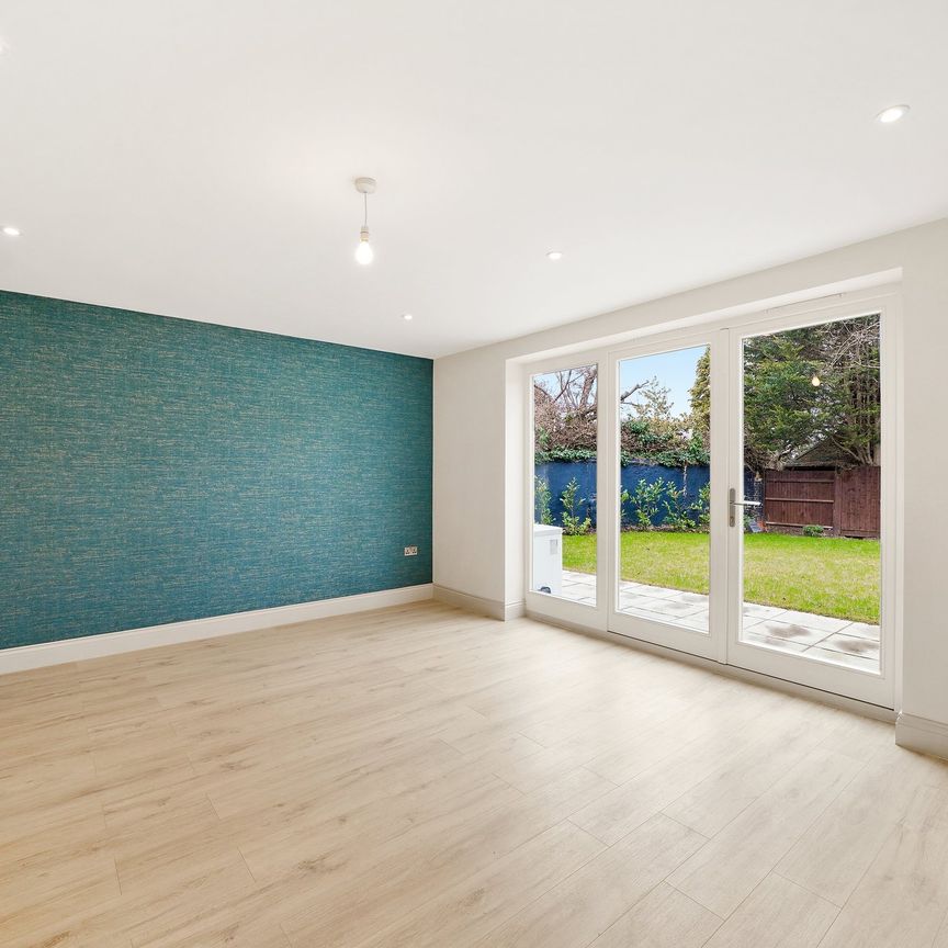 Riefield Road, London - Photo 1