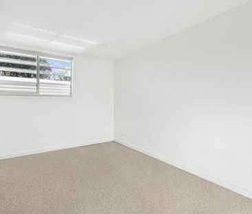 Modern Two Bedroom Townhouse - Photo 5