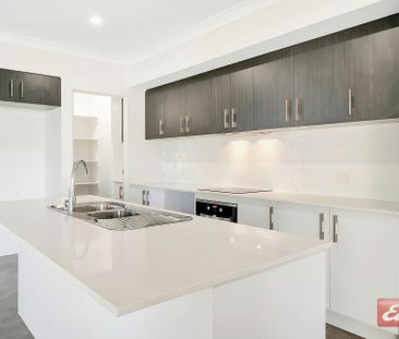 Perfect Family Home! - Photo 2