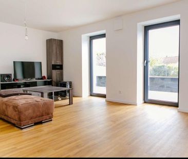 Exklusiver und moderner Wohntraum mit Garten! - Photo 2