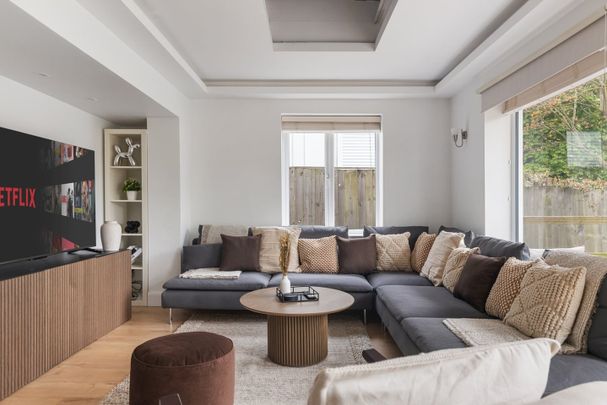 3 Bed Flat, Park Drive, NW11 - Photo 1