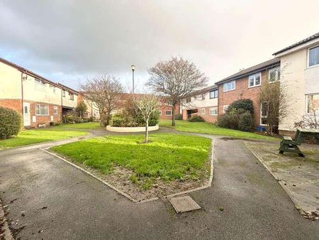 The Spinney, Thornton-cleveleys, FY5 - Photo 3