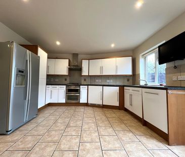 4 bedroom semi-detached house to rent - Photo 1