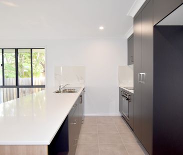 LOW MAINTENANCE FAMILY HOME IN NEW AUCKLAND - Photo 3