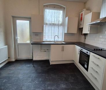 2 bedroom terraced house to rent - Photo 3