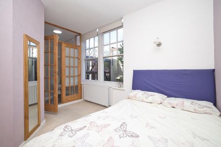 3 bedroom flat to rent - Photo 2