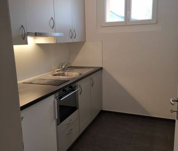 2.5-Zimmer-Dachwohnung in Lengnau zu vermieten - Photo 2