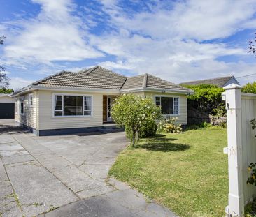 Charming Character Home in St Albans - Photo 6