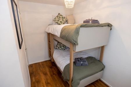 2 bedroom semi-detached house to rent - Photo 4