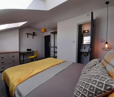 1 bedroom in a house share to rent - Photo 3