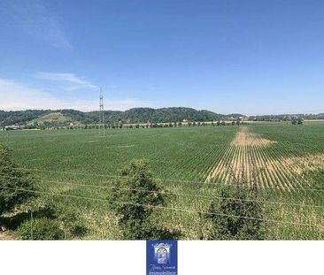 Himmlische Dachgeschoss-Wohnung mit Fernblick! Helles Wohnzimmer, g... - Foto 1