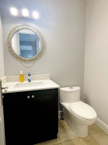 For Lease - 2418 Wasaga Drive, Oakville, Ontario - Photo 2