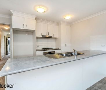 Lovely three bedroom property l Macgregor Location - Photo 1