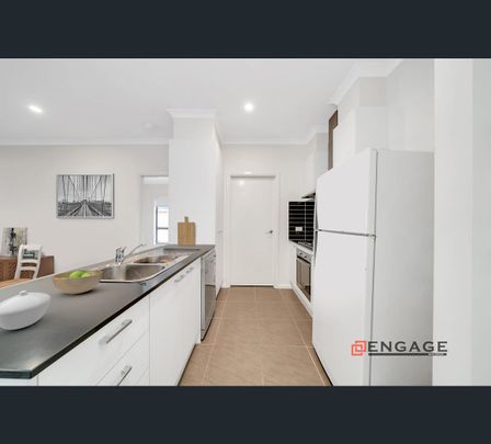 27 Constantine Drive, Point Cook, Vic 3030 - Photo 1