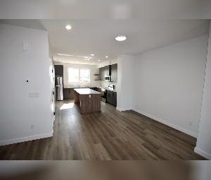 3 Bed 2.5 Bath Ottewell Home For Rent Edmonton - Photo 1