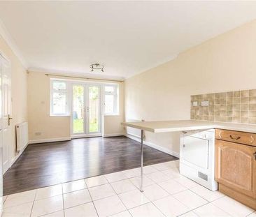 St Barnabas Close, East Dulwich, London, SE22 - Photo 6