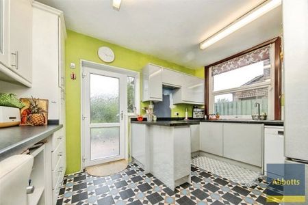 Clapgate Lane, Ipswich - Photo 2