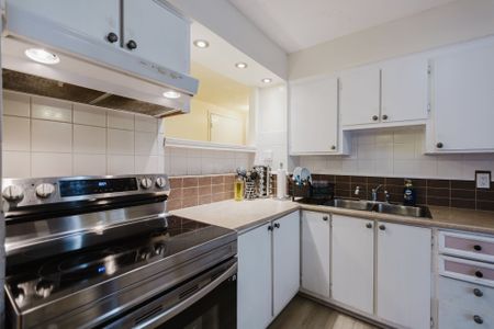 For Lease - 2044 Arrowsmith Drive Unit# 408A, Beacon Hill North - South and Area, Ontario - Photo 4