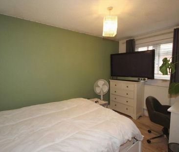 3 bedroom link detached house to rent - Photo 5