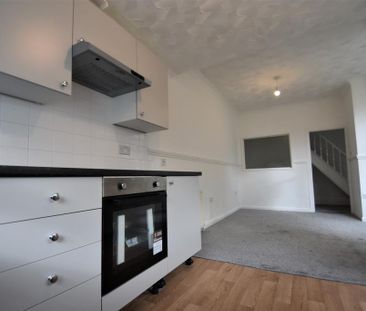 2 bedroom terraced house to rent - Photo 6