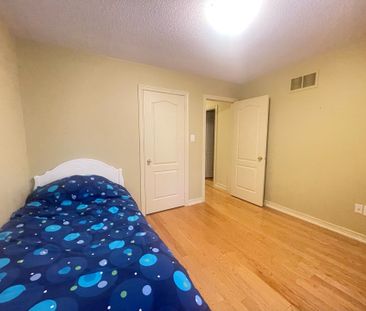 For Lease - 75 Vine Cliff Boulevard, Markham, Ontario - Photo 4