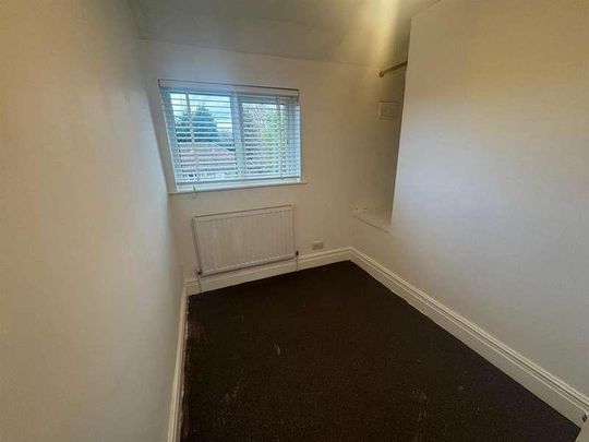 Barrington Parade, Gomersal, Cleckheaton, BD19 - Photo 1