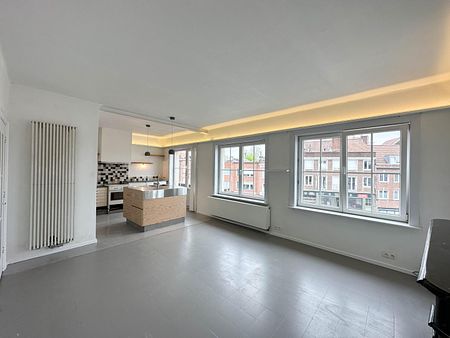 Instapklaar 2-slaapkamerappartement in centrum Kortrijk! - Foto 4