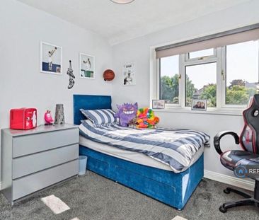 3 bedroom semi-detached house to rent - Photo 4