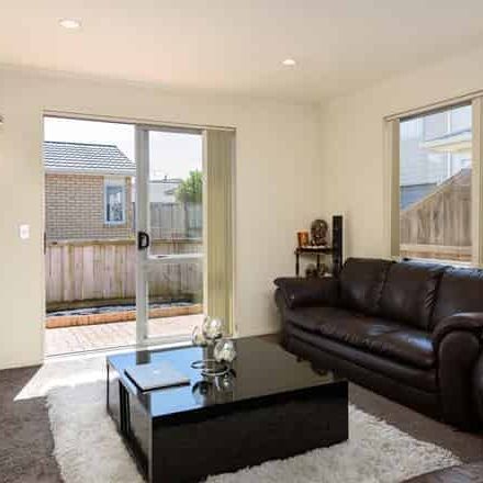 Lovely 2 double bedroom unit - Photo 4