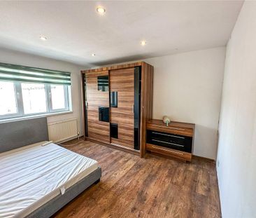 4 bedroom terraced house to rent - Photo 2