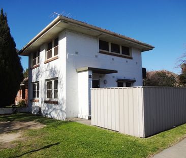 Renovated One Bedroom Unit - Photo 4