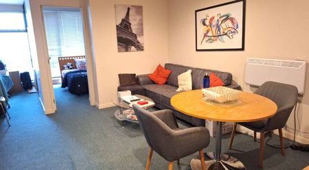 Tastefully Furnished with Balcony - Photo 4