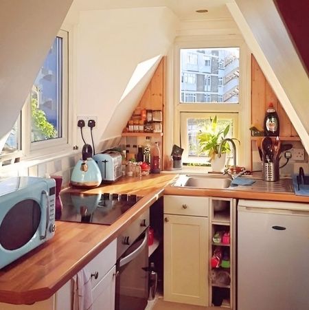 Top Floor Apartment Moments From The Beach - Photo 4