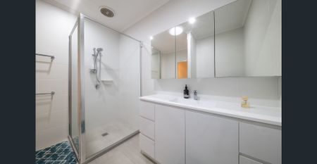 Stylish 3-Bedroom Townhouse in Prime Cannonvale - Photo 3