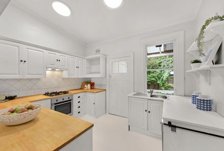 1 Chambers Avenue, Bondi Beach NSW 2026 - House For Rent | Domain - Photo 5