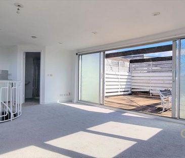 3 bedroom penthouse to rent - Photo 2