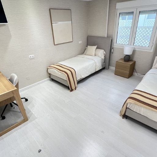 4 Bedroom Apartment For Rent in Puerto Banús, Málaga - Photo 1