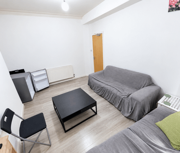 6 bedroom end of terrace house to rent - Photo 1