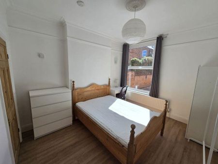 4 bedroom terraced house to rent - Photo 5