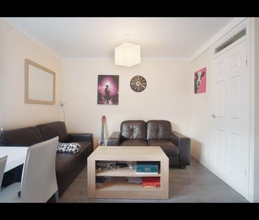 Room in a Shared Flat, Wager Street, E3 - Photo 3