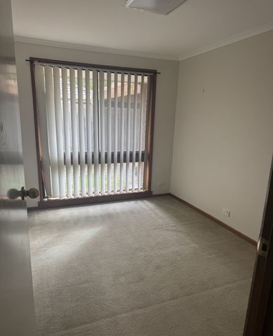 Family Living in Prime Cranbourne Location! - Photo 3