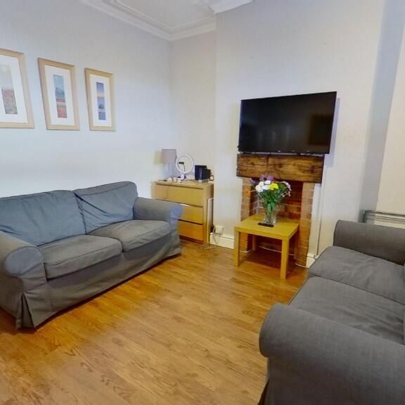 3 Bed Terraced House, Harold Terrace, LS6 - Photo 1