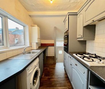 2 bedroom flat to rent - Photo 3