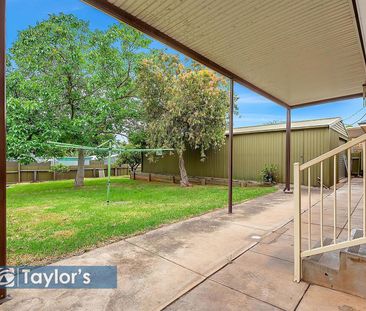 CONVENIENTLY LOCATED UPDATED FAMILY HOME - Photo 2