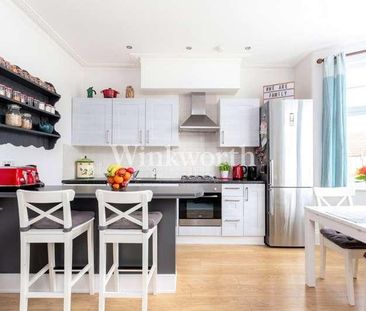 First Floor Flat, Kingsley Road, London, N13 - Photo 4