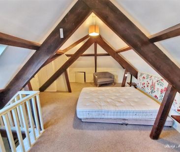 2 bedroom barn conversion to rent - Photo 2
