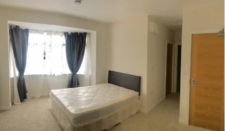 4 bedroom flat to rent - Photo 4