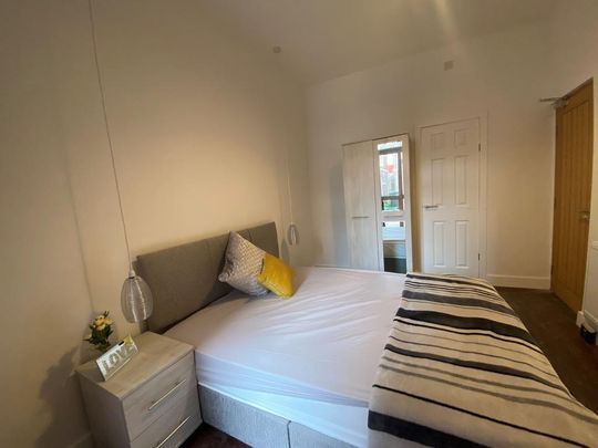 1 bedroom in a house share to rent - Photo 1