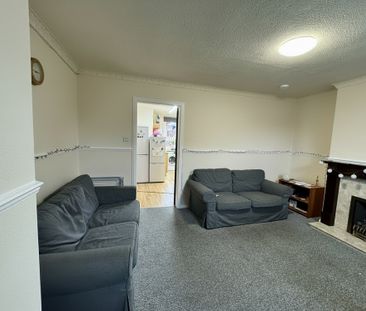 Cromer Street, Burton Stone Lane - P1178 - Photo 2