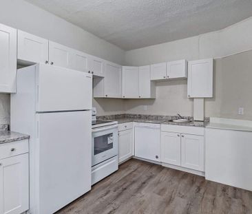 2 Bedroom - Photo 3
